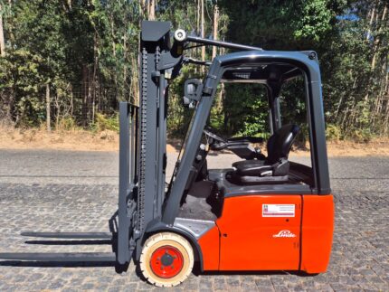 Empilhador elétrico LINDE - Empilhadores Multimarca